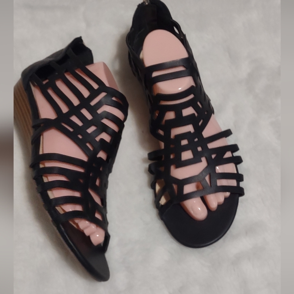 Liz Claiborne Black Strappy Sandals